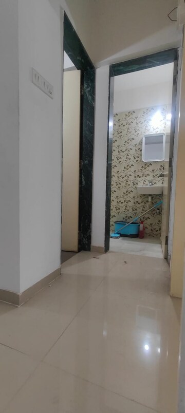 Room in 1 BHK Apartment at Nirmiti 25 East, Kharadi – for Rent