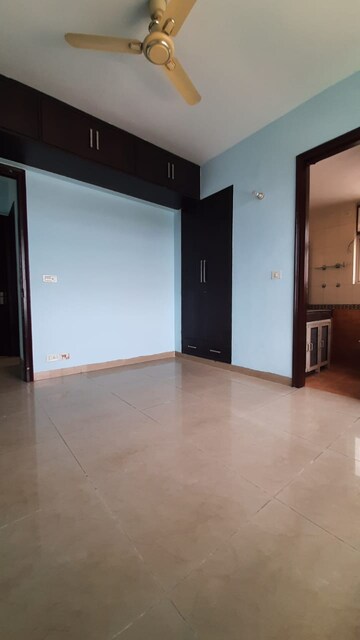 Room in 3 BHK Apartment at Eros Rosewood Villas, Sector 50 – for Rent