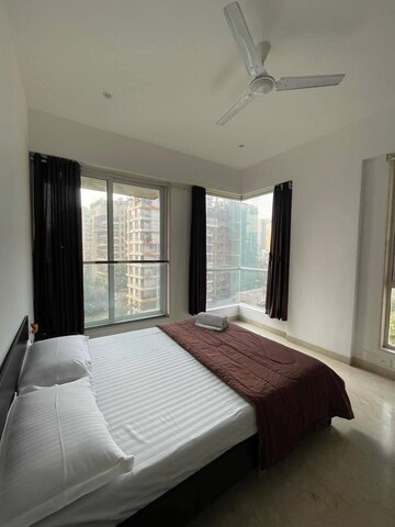 Bedroom in 2 BHK Apartment at Andheri West – for Rent