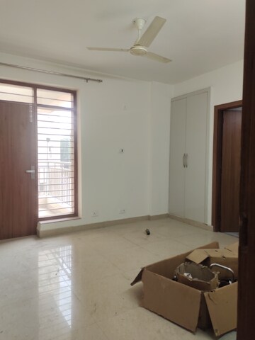 Room in 3 BHK Apartment at Sector 19b Dwarka – for Rent