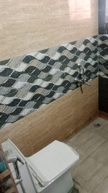 Bathroom in 1 BHK Apartment at Saket – for Rent