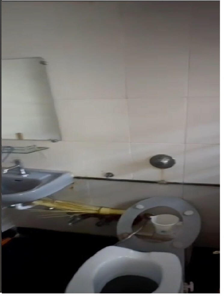 Bathroom, kailash-jyot 4 Bedroom 1350 Sq.Ft. Apartment In Ghatkopar East Mumbai 9095188