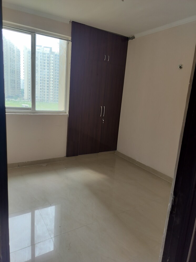 Room, amrapali-golf-homes 3 Bedroom 1115 Sq.Ft. Apartment In Sector 4 Greater Noida Greater Noida 9095342