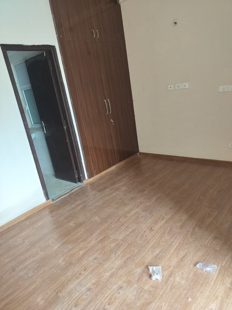 Master Bedroom, amrapali-golf-homes 3 Bedroom 1115 Sq.Ft. Apartment In Sector 4 Greater Noida Greater Noida 9095342