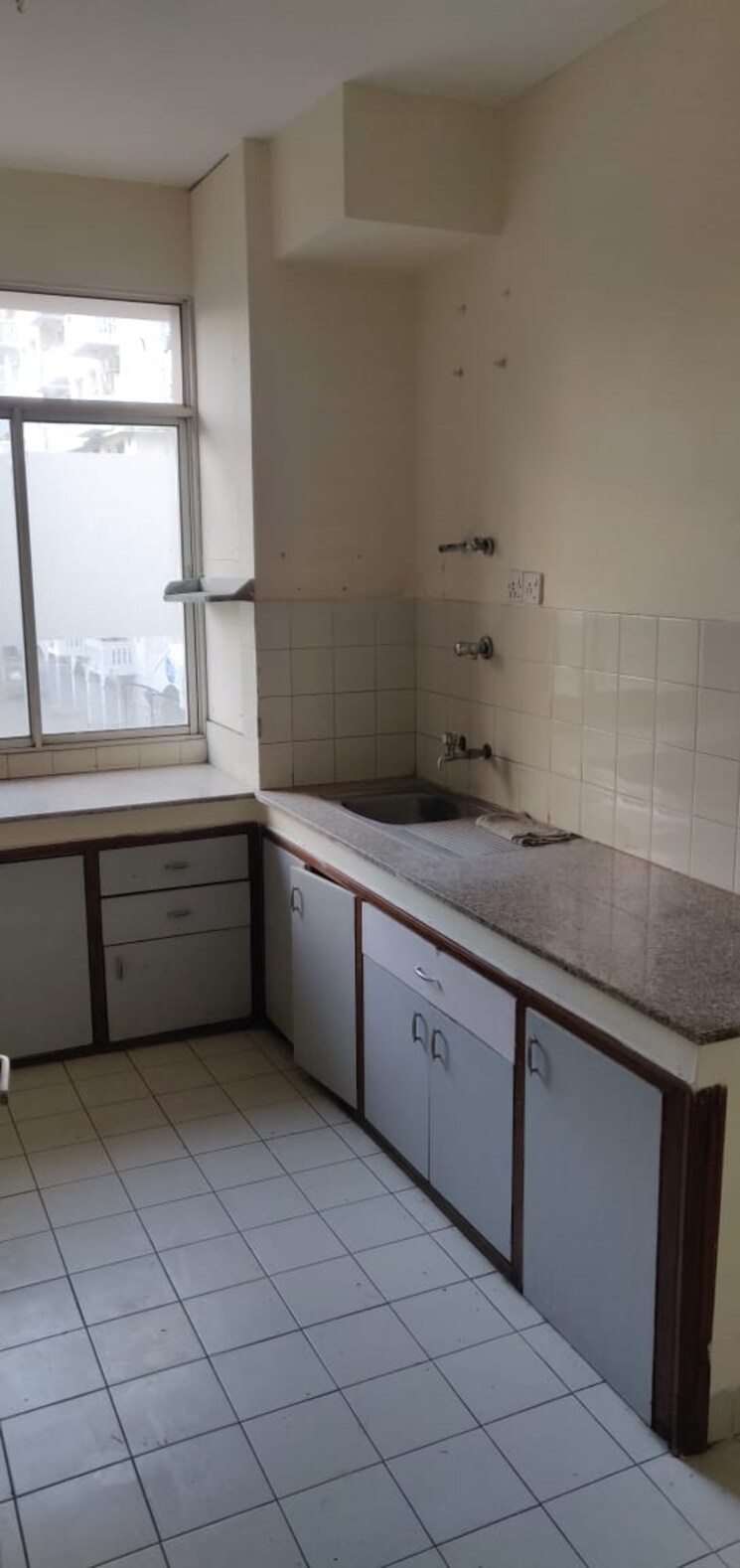 Kitchen, dlf-the-carlton-estate 3 Bedroom 1377 Sq.Ft. Apartment In Dlf Phase V Gurgaon 9095271