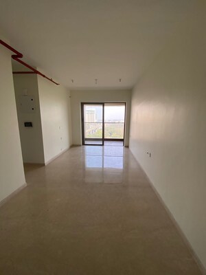 Room in 2 BHK Apartment at Kalpataru Paramount, Kapur Bawdi – for Sale