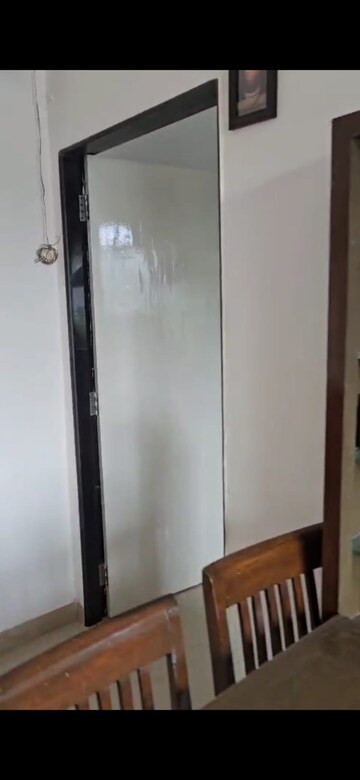  2 BHK Apartment at Seven Bunglow – for Rent