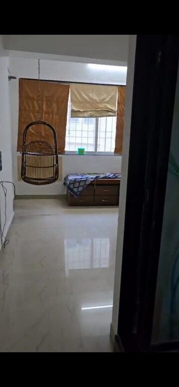 Room in 2 BHK Apartment at Seven Bunglow – for Rent