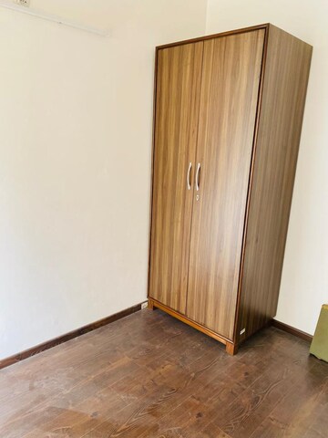 Room in 2 BHK Apartment at Panchsheel Greens II, Sector 16 Greater Noida – for Rent