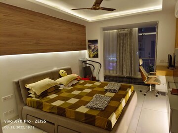 Bedroom in 4 BHK Apartment at DLF Ridgewood Estate, Dlf Phase iv – for Sale