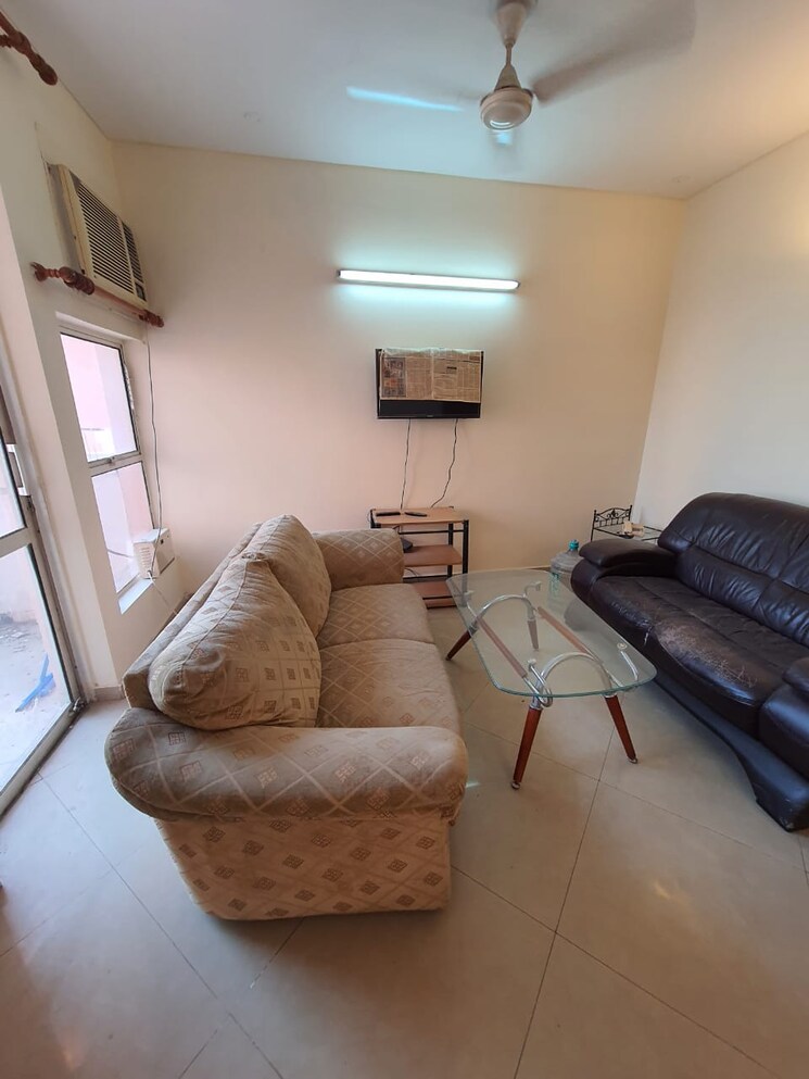 Living Room, dlf-the-princeton-estate 3 Bedroom 1420 Sq.Ft. Apartment In Dlf Phase V Gurgaon 9095380