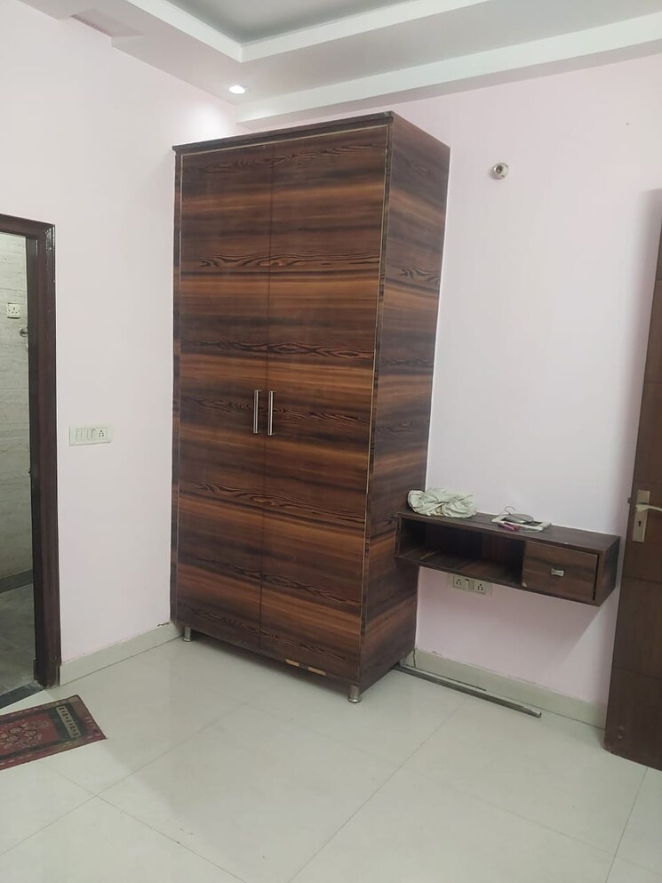 Room, rajendra nagar sector 2 3 Bedroom 1347 Sq.Ft. Apartment In Rajendra Nagar Sector 2 Ghaziabad 9095571