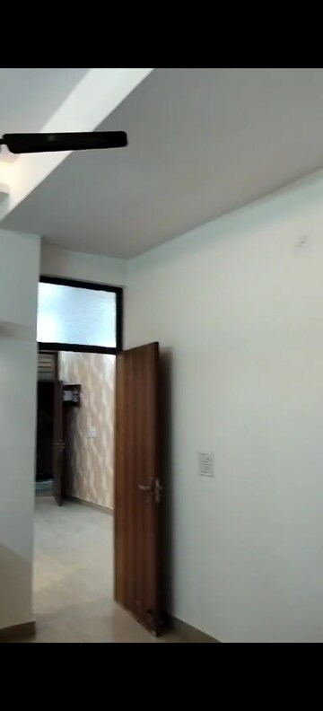 Room in 2 BHK Builder Floor at Shakti Khand 2 – for Rent