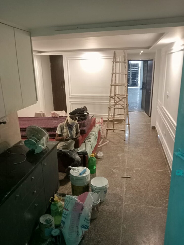  Parking, lajpat nagar i 1 RK 300 Sq.Ft. Builder Floor In Lajpat Nagar I Delhi 9095421