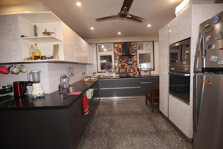 Kitchen, pamposh enclave 4 Bedroom 700 Sq.Yd. Builder Floor In Pamposh Enclave Delhi 9095444