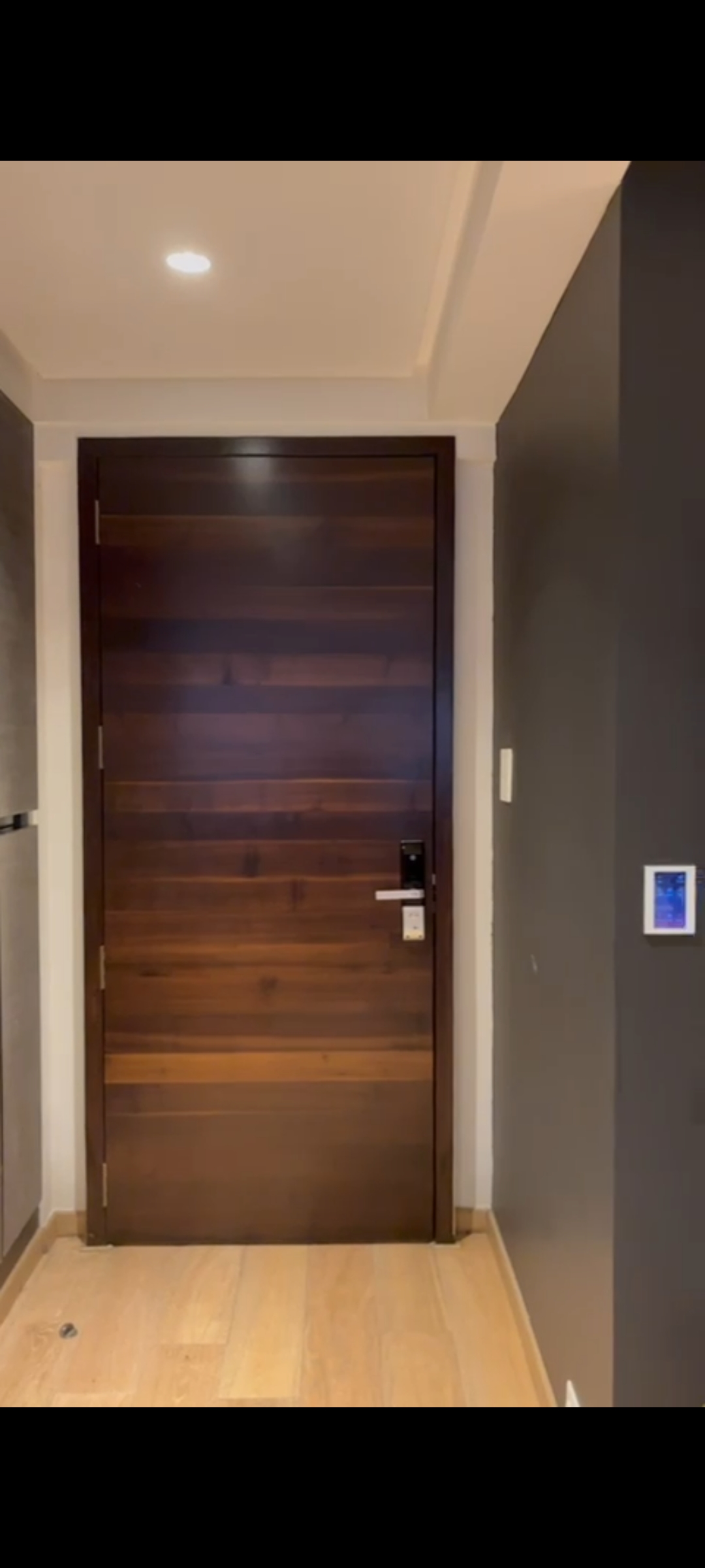 2 BHK + Servant Room 2100 Sq.Ft. Apartment in Anjali Apartments Colaba