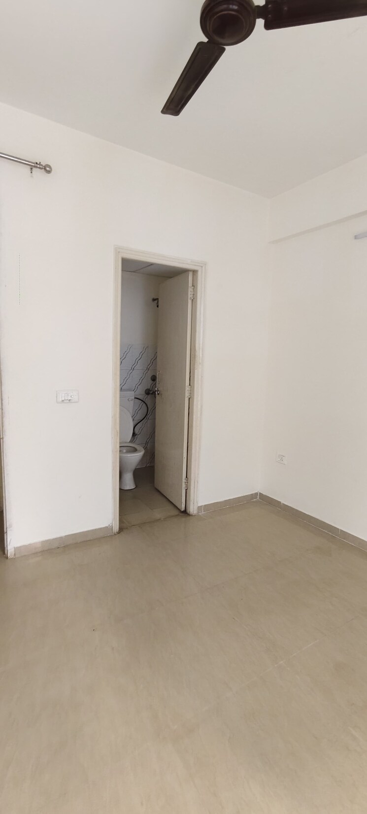 Room, rof-aalayas 2 Bedroom 574 Sq.Ft. Apartment In Sector 102 Gurgaon 9095494