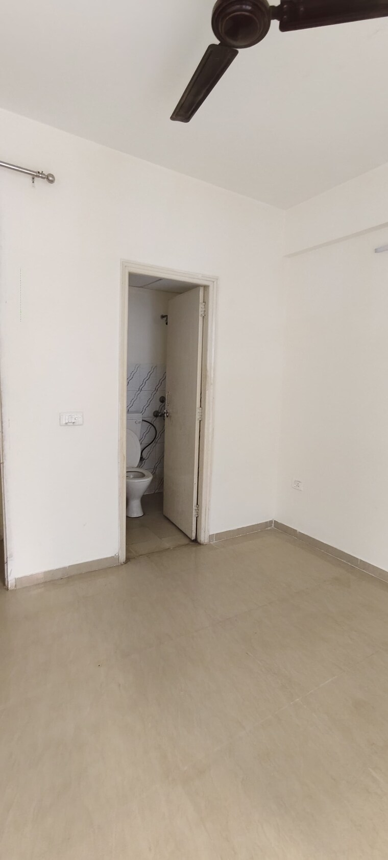 Room, rof-aalayas 2 Bedroom 574 Sq.Ft. Apartment In Sector 102 Gurgaon 9095494