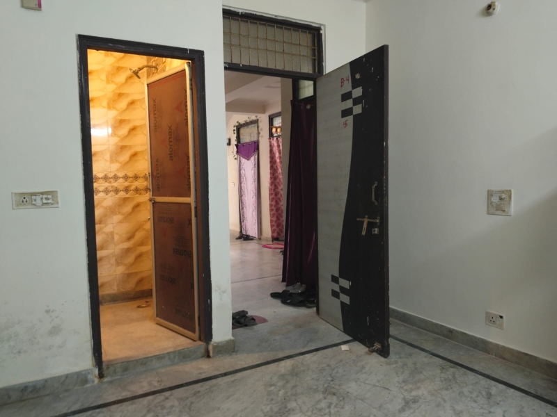 1 Rk+ Servant Room Builder Floor For Rent in Saket