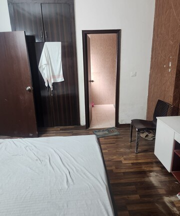 Bedroom in 2.5 BHK Apartment at Antriksh Golf View, Sector 78 – for Rent