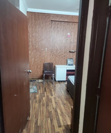 Bathroom in 2.5 BHK Apartment at Antriksh Golf View, Sector 78 – for Rent