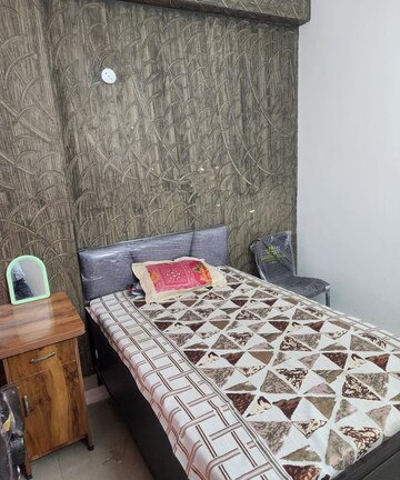 Bedroom in 2.5 BHK Apartment at Antriksh Golf View, Sector 78 – for Rent