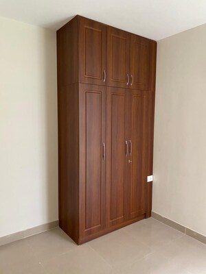 Room in 2 BHK Apartment at Suncity Avenue 102, Sector 102 – for Sale