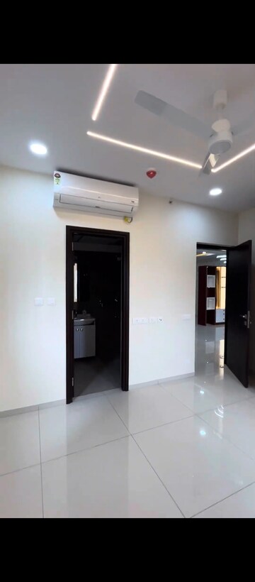 Room in 3 BHK Apartment at Rajapushpa Provincia, Narsingi – for Rent