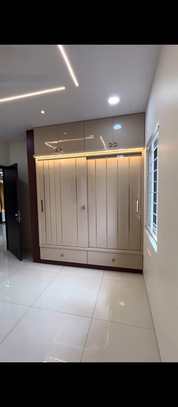 Room in 3 BHK Apartment at Rajapushpa Provincia, Narsingi – for Rent