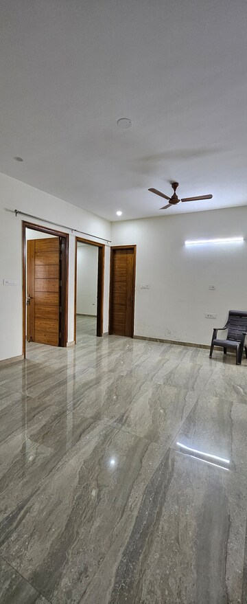 Staircase in 3 BHK Builder Floor at Sector 21d – for Rent