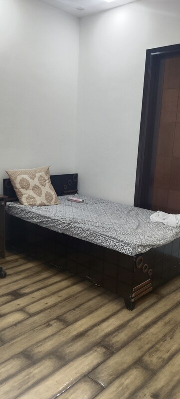 Bedroom in 3 BHK Builder Floor at Uppal Southend, Sector 49 – for Rent