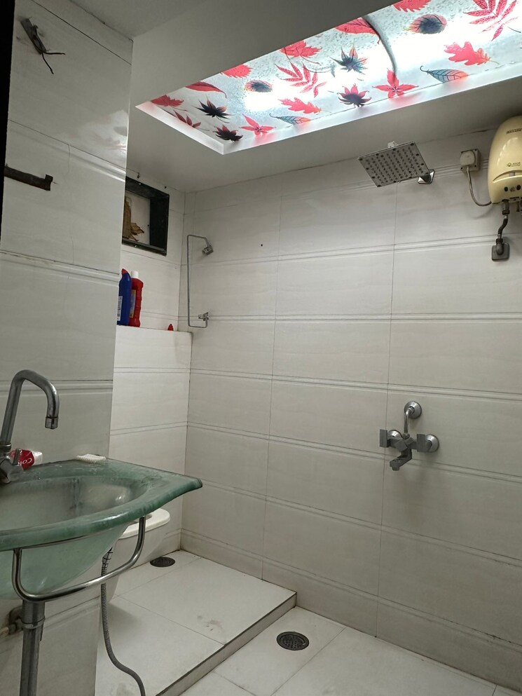 Bathroom, flower-valley-complex 4 Bedroom 2000 Sq.Ft. Independent House In Khopat Thane 9095592
