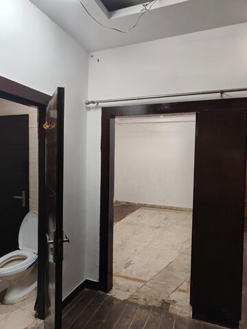 2 BHK Builder Floor For Rent in Chattarpur
