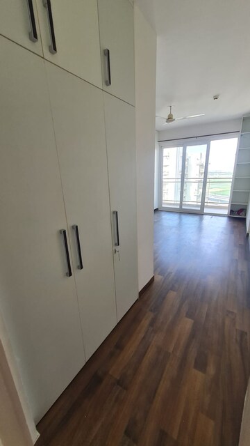 Room in 3 BHK Apartment at Conscient Heritage Max, Sector 102 – for Rent