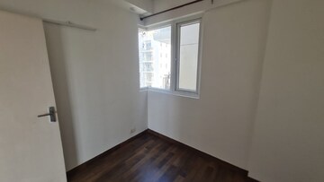 Room in 3 BHK Apartment at Conscient Heritage Max, Sector 102 – for Rent