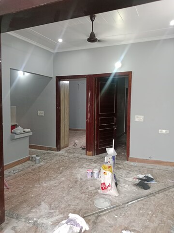 Living Room in 2 BHK Builder Floor at Sector 18 – for Rent
