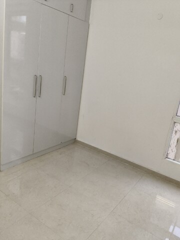 Room in 2 BHK Apartment at Signature The Millennia 2, Sector 37d – for Rent