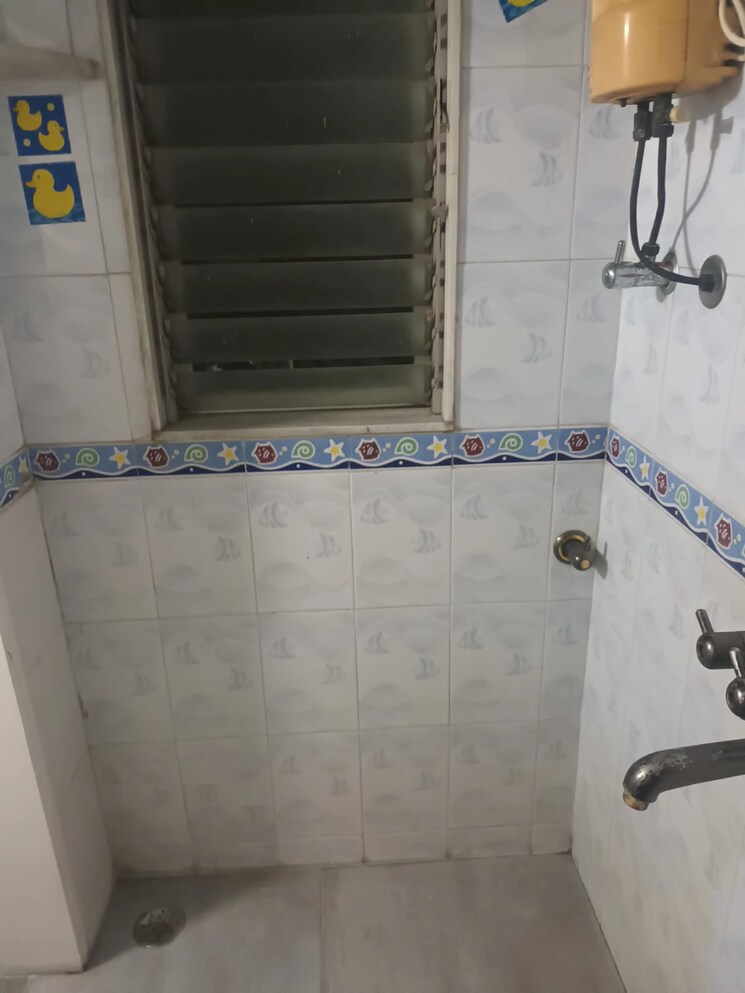 Bathroom, asmita-jyoti-chs 1 Bedroom 540 Sq.Ft. Apartment In Malad West Mumbai 9095721