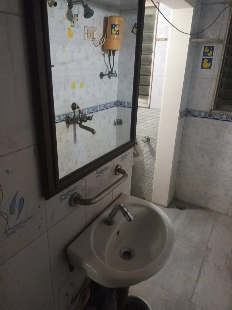 Bathroom, asmita-jyoti-chs 1 Bedroom 540 Sq.Ft. Apartment In Malad West Mumbai 9095721