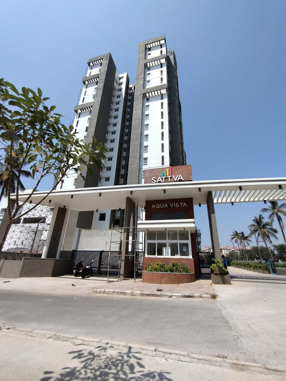 3 BHK + Servant Room Apartment For Sale in Salarpuria Aqua Vista