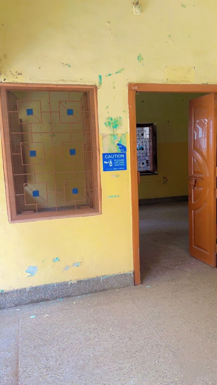 Living Room, kankarbagh Commercial Office Space 2500 Sq.Ft. In Kankarbagh Patna 9095692