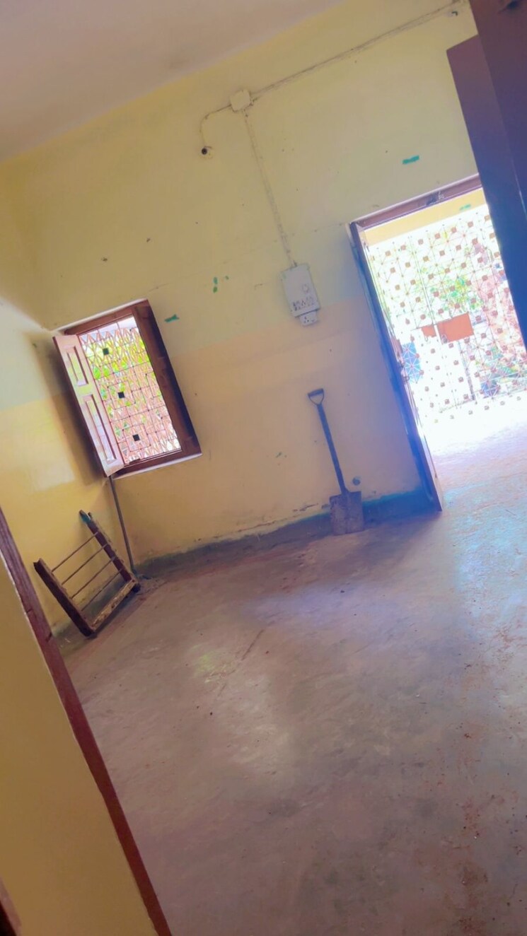 Room, kankarbagh Commercial Office Space 2500 Sq.Ft. In Kankarbagh Patna 9095692