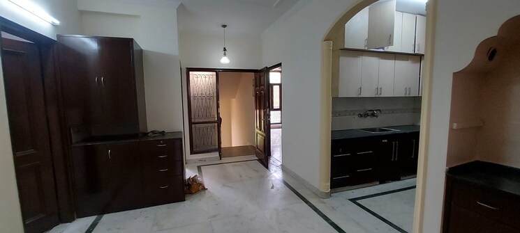 Living Room, sarvodaya enclave 3 Bedroom 200 Sq.Yd. Builder Floor In Sarvodaya Enclave Delhi 9095738