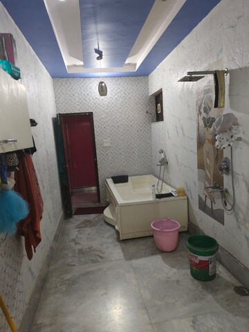 Bathroom in 4 BHK Independent House at Dharampur Nehru Colony – for Rent