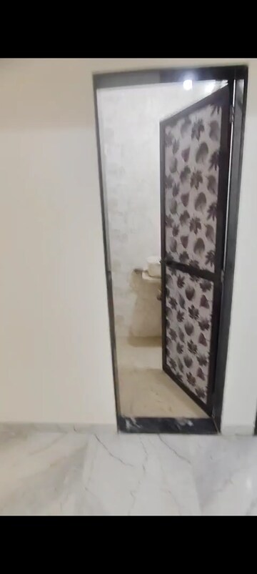 Room in 2 BHK Apartment at Shiv Srushti Apartments, Kurla East – for Rent