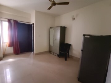 Room in 3 BHK Apartment at Fraser Road Area – for Rent