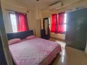 Bedroom in 3 BHK Apartment at Fraser Road Area – for Rent