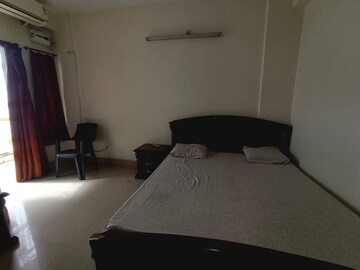 Team Area in 3 BHK Apartment at Fraser Road Area – for Rent