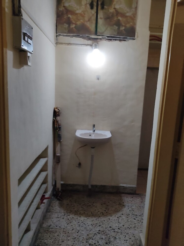 Bathroom, happy-house 1 Bedroom 400 Sq.Ft. Apartment In Vakola Mumbai 9095848