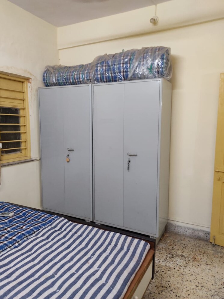 Room, happy-house 1 Bedroom 400 Sq.Ft. Apartment In Vakola Mumbai 9095848